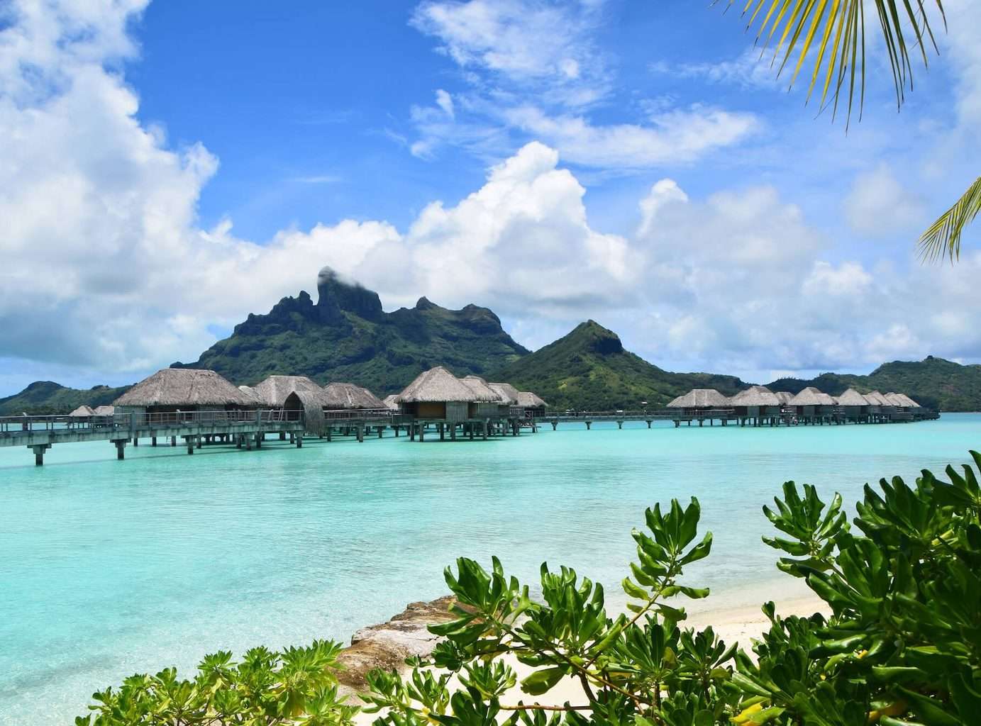 luxury Bora Bora holidays - overwater bungalows and ocean view