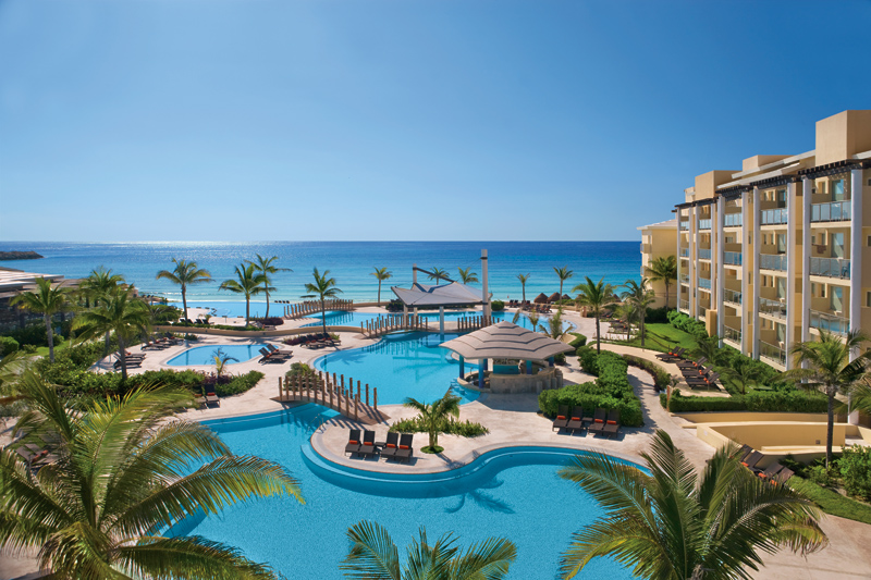 Now Jade Riviera Cancun, view of the swimming pools and the beach